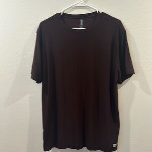 Vuori Men Maroon Strato T Shirt L